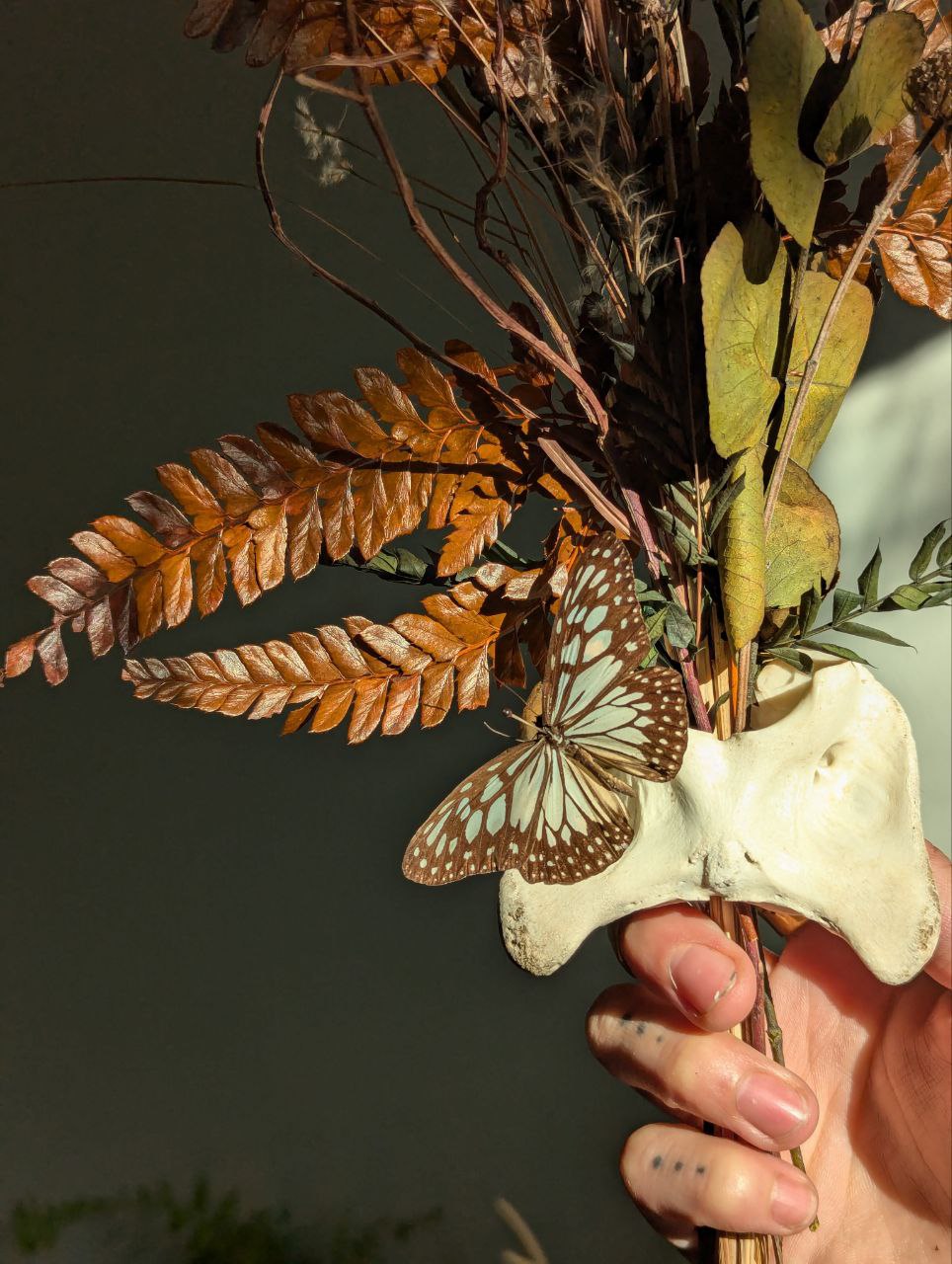 Dried floral arrangement, flower arrangement, bone decor, bone decoration, bone decorations, bone art